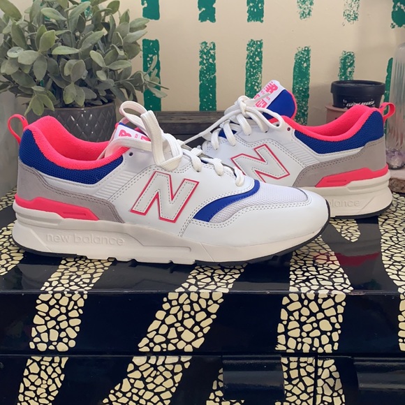 New Balance sneakers - Picture 1 of 5